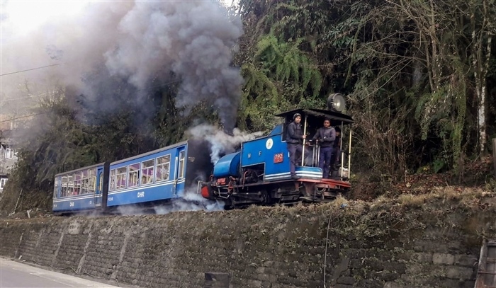Darjeeling: A Cool Retreat from Summer Heat for Weary Travelers