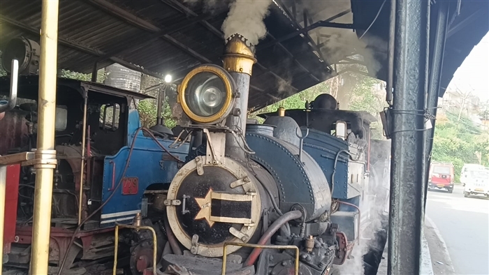 Darjeeling: A Cool Retreat from Summer Heat for Weary Travelers