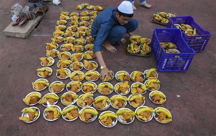 Joyous Eid ul-Fitr Celebrations: A Visual Journey of Festivities and Traditions