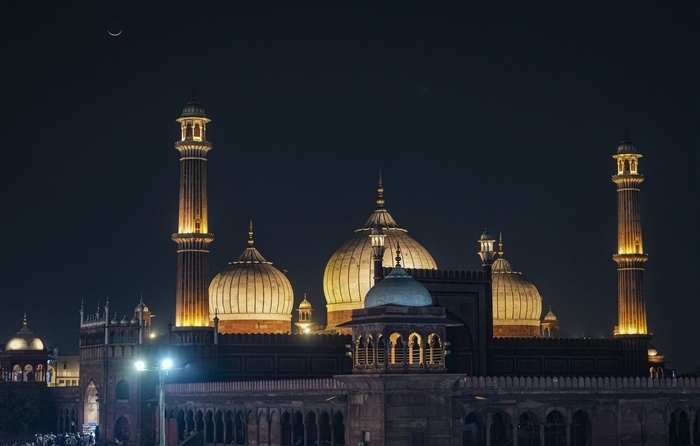 Joyous Eid ul-Fitr Celebrations: A Visual Journey of Festivities and Traditions
