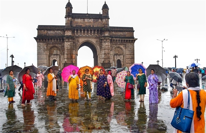 A Glimpse into History: The Story Behind Mumbai's Iconic Gateway