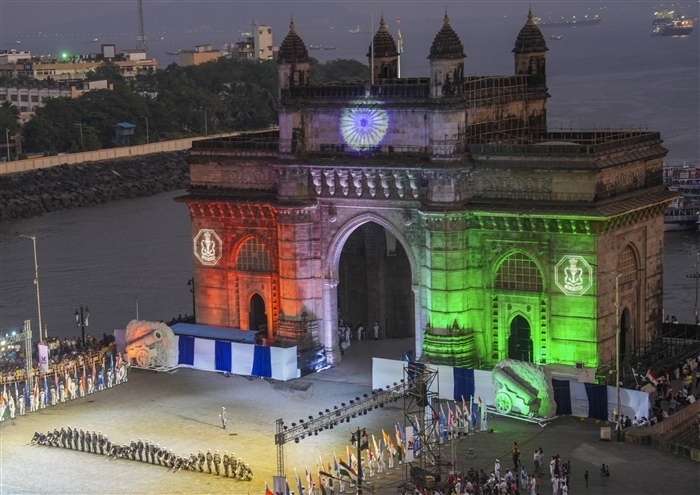 A Glimpse into History: The Story Behind Mumbai's Iconic Gateway