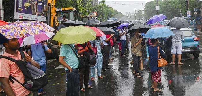 Pictures of Cyclone Remal's Impact on West Bengal