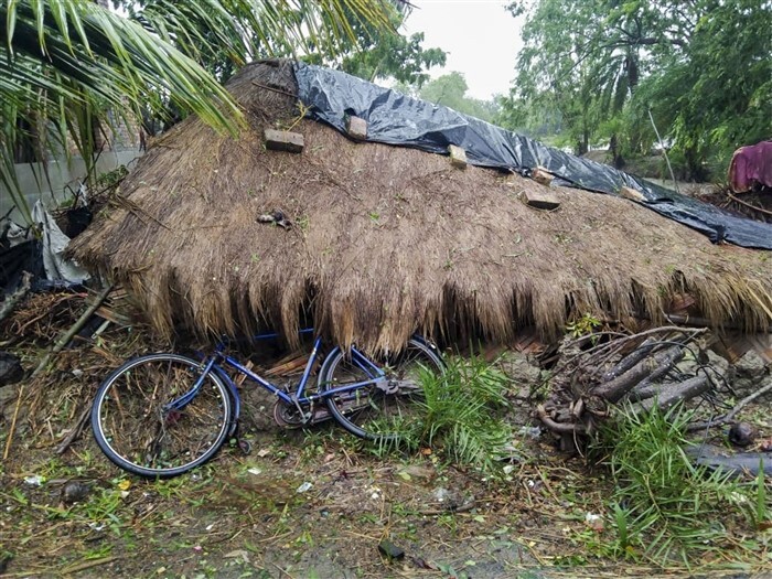 Pictures of Cyclone Remal's Impact on West Bengal