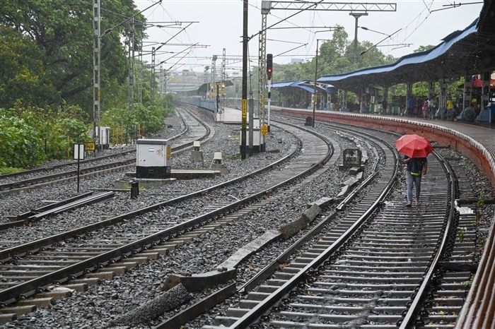 Pictures of Cyclone Remal's Impact on West Bengal
