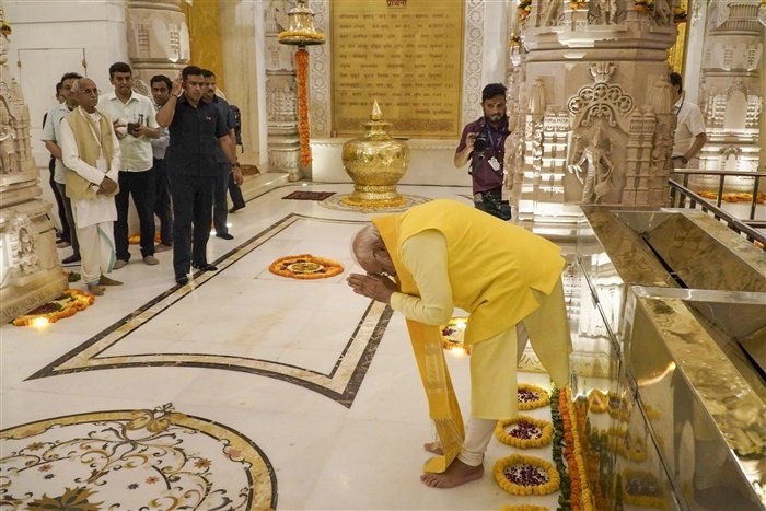 PM Modi's Visit to Ram Lalla and Community Celebration in Ayodhya