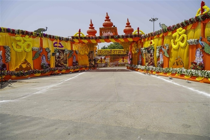 PM Modi's Visit to Ram Lalla and Community Celebration in Ayodhya