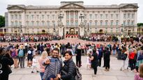 உலகின் பணக்கார இருப்பிடமான பக்கிங்ஹாம் அரண்மனைக்குள் இனி பொதுமக்களும் செல்லலாம்!