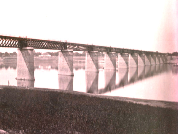 பழைய நைனி பாலம் பழைய நைனி பாலம்