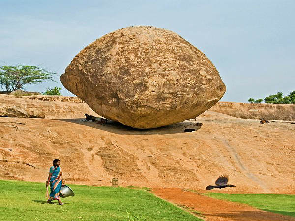 மாமல்லபுரம் சமநிலை பாறை மாமல்லபுரம் சமநிலை பாறை