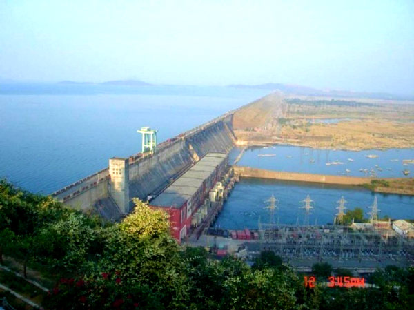 ஹீராகுட் அணை ஹீராகுட் அணை