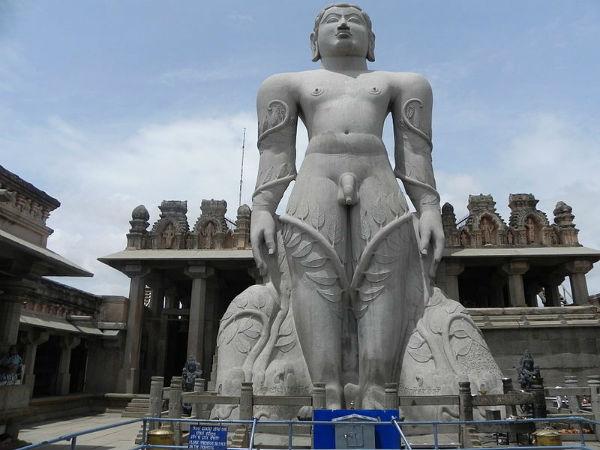 கோமதேஸ்வரர் சிலை, சிரவணபெலகோலா கோமதேஸ்வரர் சிலை, சிரவணபெலகோலா