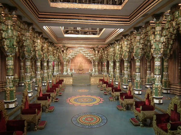 அரண்மனை தர்பார் அரண்மனை தர்பார்