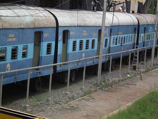 ரயில் நிலையம் ரயில் நிலையம்