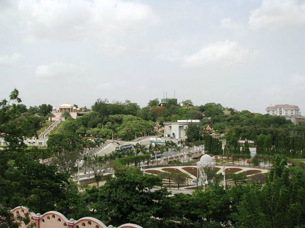 பசுமையான சூழலில் பசுமையான சூழலில்