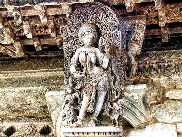 தர்பண சுந்தரி தர்பண சுந்தரி