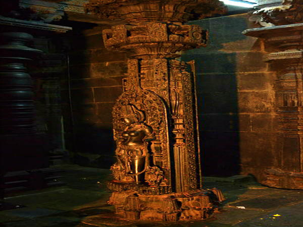 ஸ்தம்ப புட்டாலிகா ஸ்தம்ப புட்டாலிகா