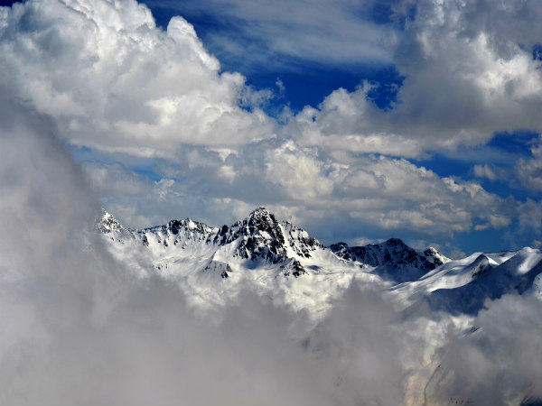 குல்மார்க்கின் பனிமலைகள்