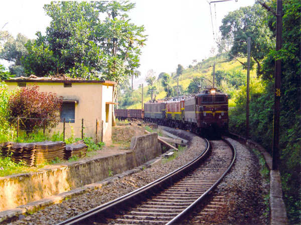 அரக்கு பள்ளத்தாக்கை எப்போது மற்றும் எப்படி அடைவது?