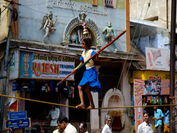 கலைக்கூத்தாடி பெண்