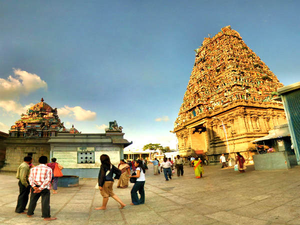 வெளியூர் பயணிகளும், பக்தர்களும்! வெளியூர் பயணிகளும், பக்தர்களும்!