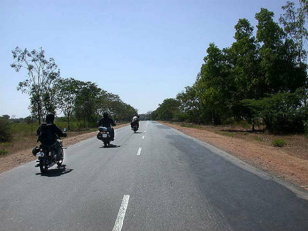 பெங்களுரு - சன்னராயபட்டனா : 