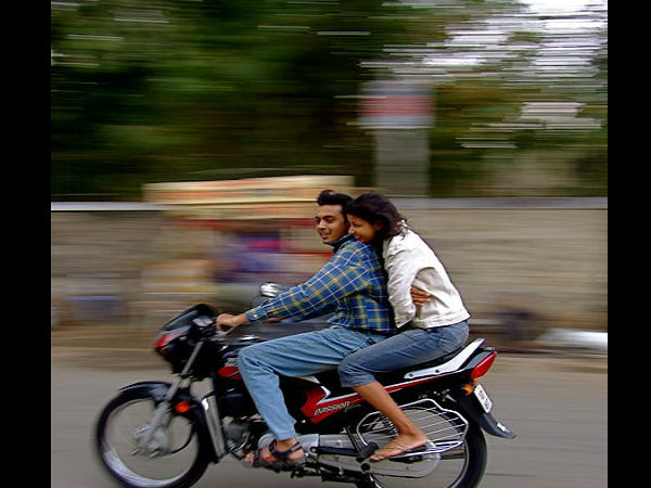 கிழக்கு கடற்கரை சாலைப்பயணம்: 