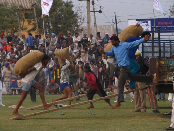 கிராம ஒலிம்பிக்கில் கலந்து கொள்ளுங்கள் : 