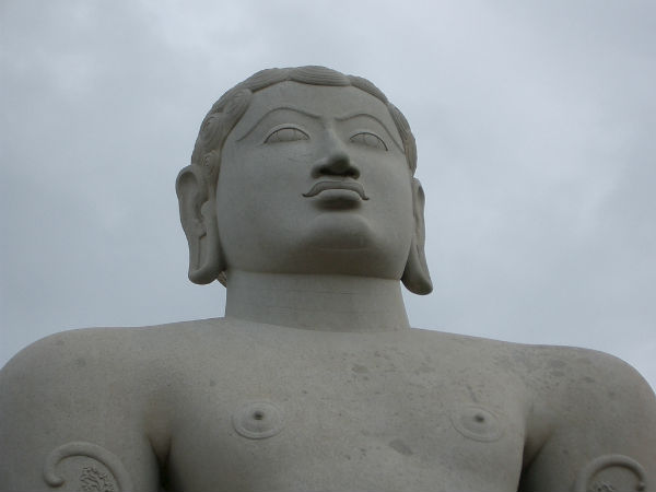 கோம்மடீஸ்வரா சிலை, கர்நாடக : 