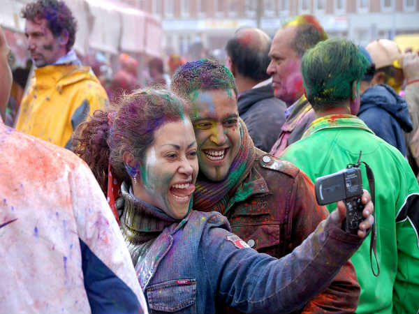 ஹோலி பண்டிகை :