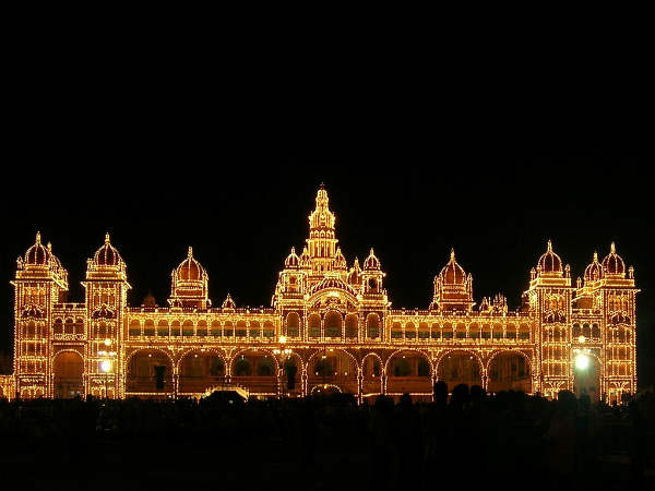 அம்பா விலாஸ் அரண்மனை, மைசூர்: 