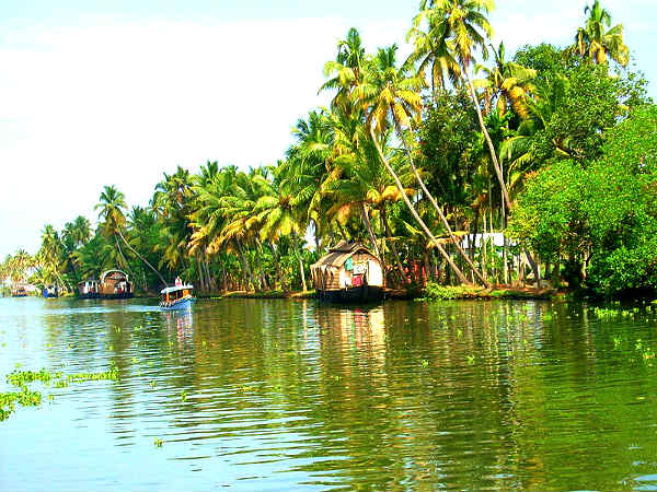 ஆலப்புழா படகு வீடுகள் : 