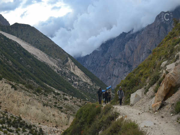 பனிச் சிகரத்தில் ஏறலாம் : 