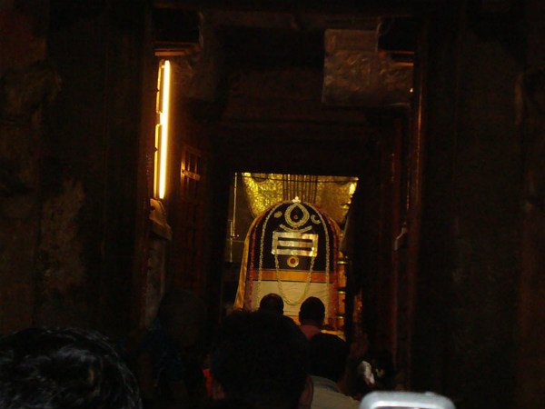 தஞ்சை பிரகதீஸ்வரர் கோயில் :