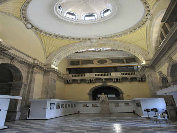 விக்டோரியா நினைவு மாளிகை : 