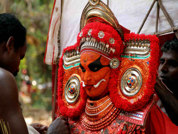 தெய்யமும். கதக்களியும் : 