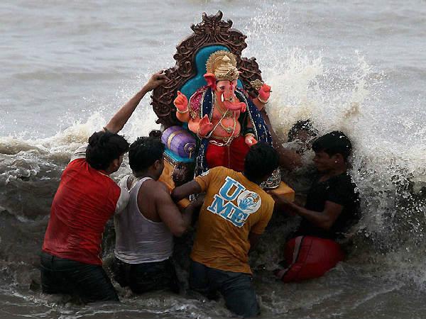 கொண்டாட்ட முறைகள் : 