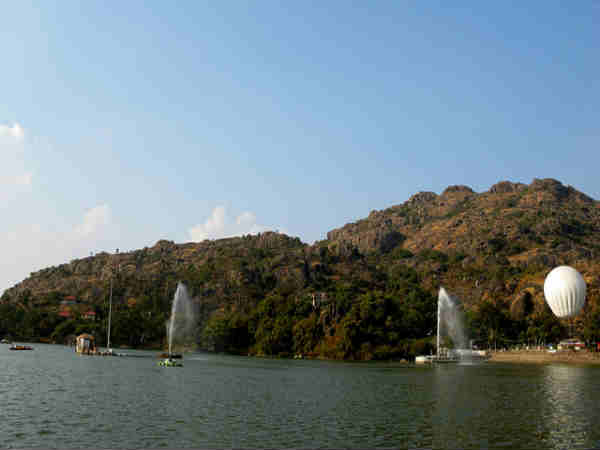 மவுன்ட் அபு : மவுன்ட் அபு :