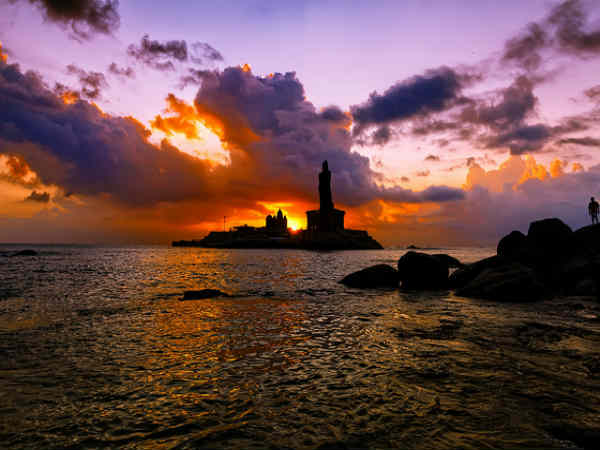 வள்ளுவர் சிலை : வள்ளுவர் சிலை :