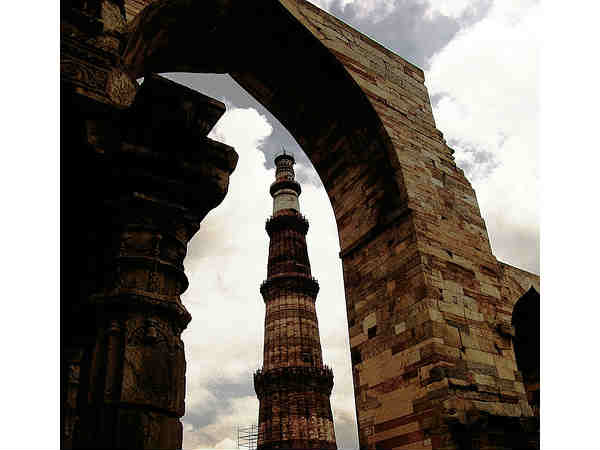 குதுப்மினாரின் சிறப்பு: குதுப்மினாரின் சிறப்பு: