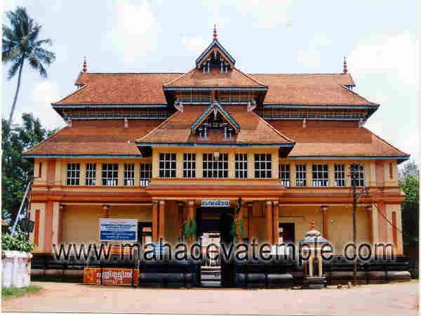 செங்கனூர் மகாதேவா கோயில் : செங்கனூர் மகாதேவா கோயில் :