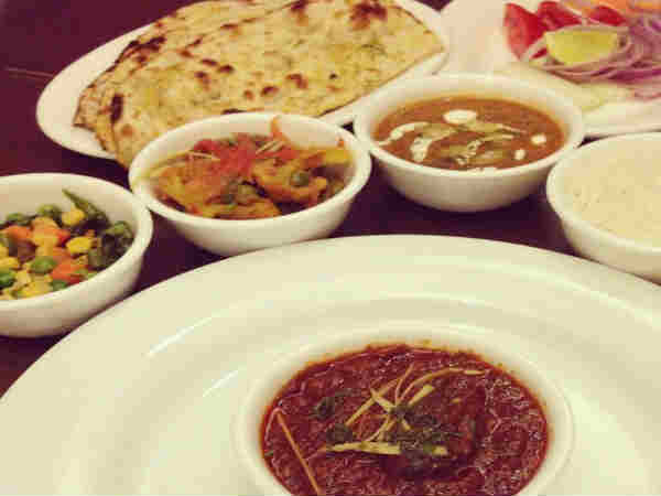 லால் மான்ஸ்: 