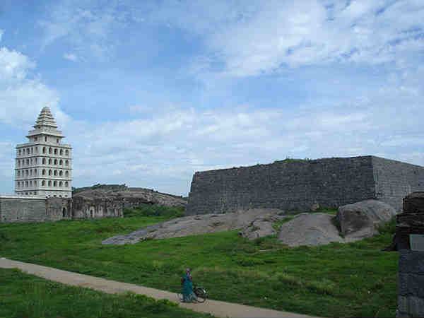 செஞ்சிக்கோட்டை வரலாறு: 