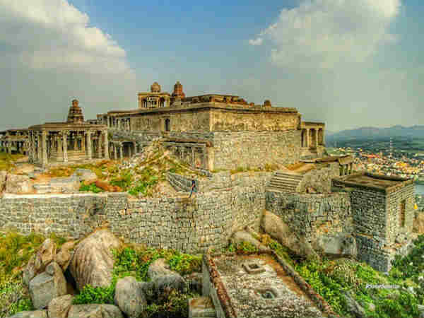 செஞ்சிக்கோட்டை வரலாறு: 