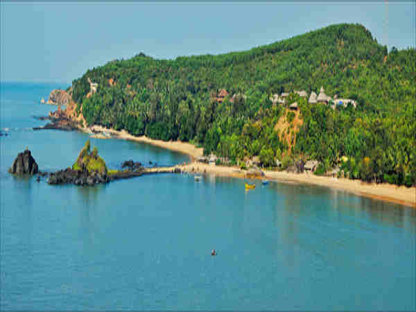 ஓம் பீச்: 