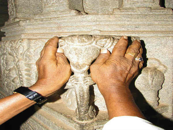 சாவிரா கம்பகள பசதி ஜெயின் கோயில் !!