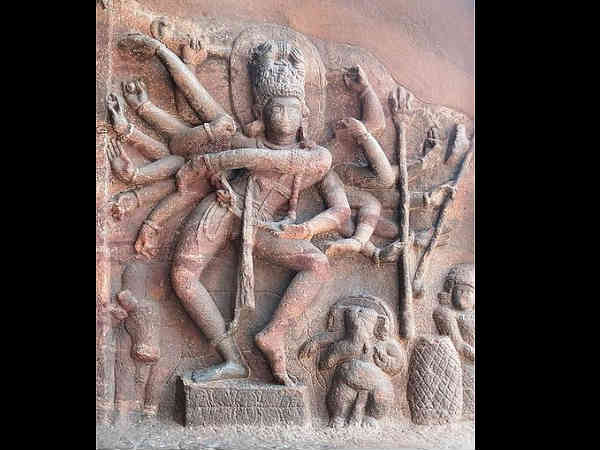 முதல் குகை: 