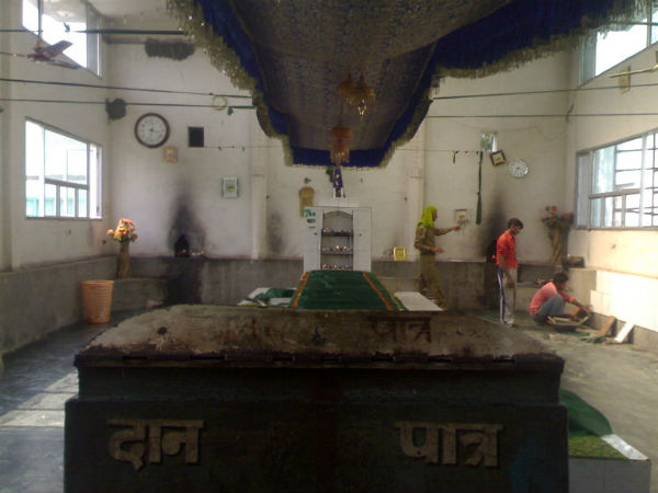 1.நவ் காஜா பீர்