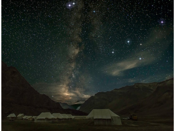 லடாக்கில் நட்சத்திரக் குளியல்