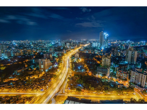 மும்பையில் இரவு விருந்து